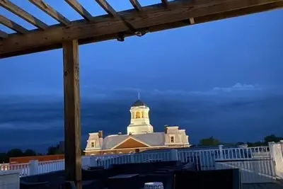 Image de The Loft of the Rooftop | Excellent Views | Rooftop Lounging  | Sleeps 6