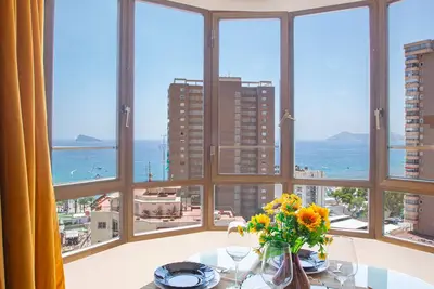Image de Appartement 'Ametlla Mar Benidorm' avec vue sur la mer, piscine partagée et Wi-Fi