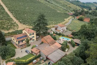 Image de Appartement 'Appartamento - Azienda Oddone Prati' avec piscine privée, jardin partagé et Wi-Fi