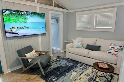 Cozy 2-bedroom cottage in Old Town Key West, with shared pool