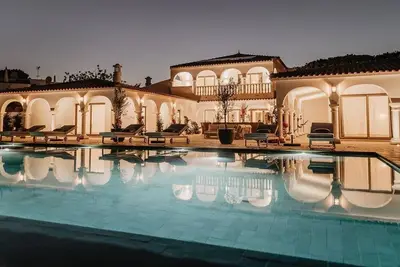 Image de Luxury villa in excellent central Algarve location