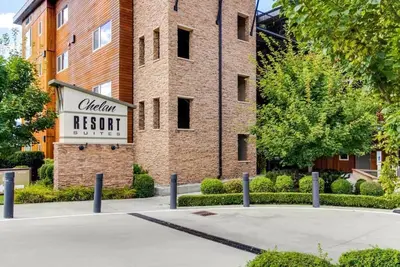 Waterfront 2-bed/2bath Suite w/Indoor Pool & Hot Tub