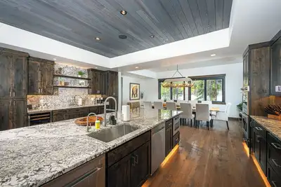 Brand New Luxury Ski Lodge: Stunning Mountain Views, Game Room, and Theatre