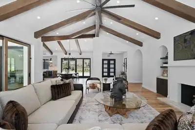 Image de Villarosa Temecula: Luxe 4-Bedroom Wine Country Retreat