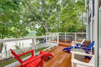 Image de Charming Waterford Home w/ Dock on Niantic River!
