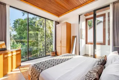 Image de Romantic Villa Retreat Lush Experiences and Stunning Views