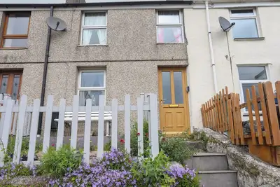 Image de 42 Hyfrydle Road, pet friendly, with open fire in Penygroes
