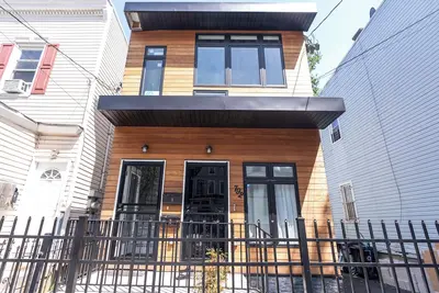 Cozy 3-bedroom apartment in the city of  Newark with WiFi, Ac