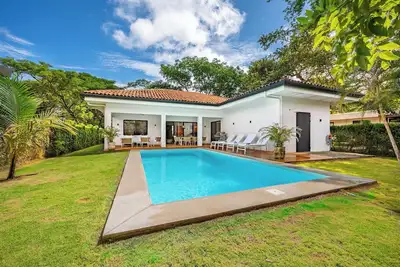 Image de À 6 minutes à pied des vagues de la plage de Tamarindo