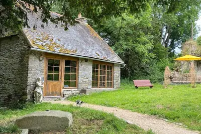 Image de A French countryside detached cottage located in hectares of private land.