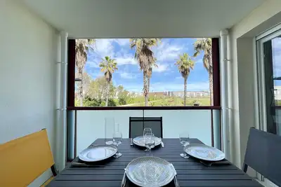 Image de Appartement climatisé 3 pièces avec garage à 300m de la plage et des commerces à Sète