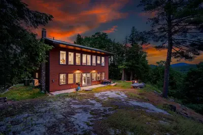 Image de Sweeping mountain and water views from a top a mountain side