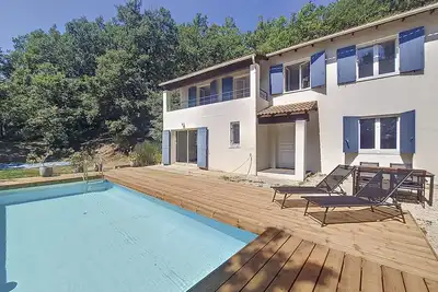Image de Location Villa Haut de Gamme à Fayence : Piscine, Lac, Golf, Forêt, Vignobles, 5 Chambres