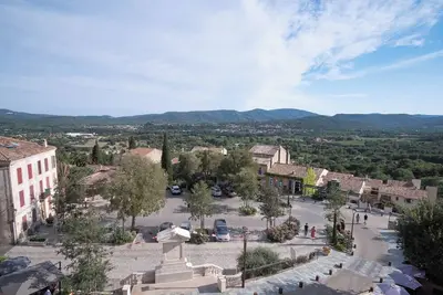 Image de Duplexe avec terrasse panoramique plein sud centre Grimaud