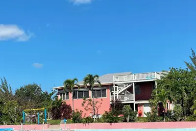 Image de Blazing Sandals, Leisure Lee Waterways, \nCentral Abaco, Bahamas, with dock