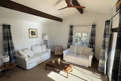 Image de Lodge de Matourne, dans un domaine viticole en pleine nature