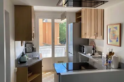 Image de Spacieux, lumineux bien desservi et bien placé pour 6p, parking, proche de Lyon