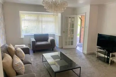 Cosy 4br Home in Prestwich with Free Parking