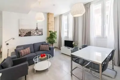 Image de Appartement · Cordoue · ★4, 67 · 2 chambres · 4 lits · 2 salles de bain