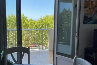 Image de spacieux T2 55 m2 Climatisé avec Balcon - Face à la mer - a 2mn de la plage