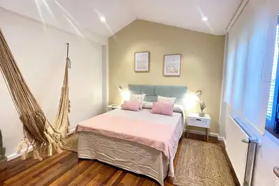 Image de Auditorio Confort, Piso de Tres Habitaciones con Parking Gratuito