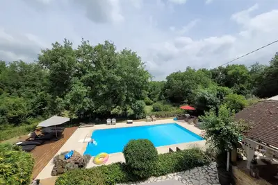 Image de Gite 4/5 personnes vue imprenable sur la piscine