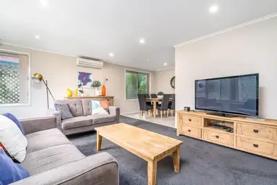 Image de New to Vrbo: Luxurious 4 Bedroom Home in Chifley