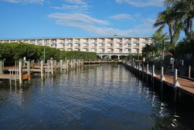 Image de 2br Condo w/ Ocean Views, Tropical Landscaping, Pool