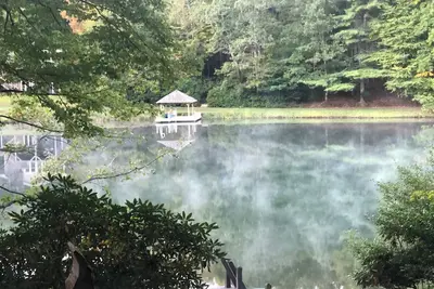 Image de Lakeside Hideaway- 3br/4ba + Basement Gameroom in Connestee Falls Golf Community