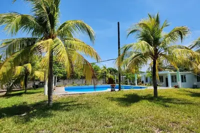 Image de Backpackers Hostel Pool and Parking Near Beach