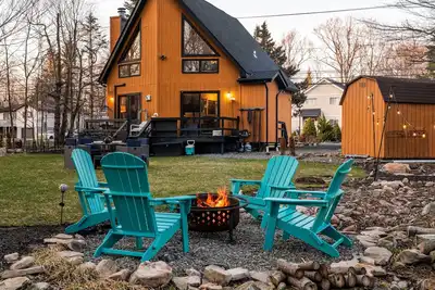 Image de Pet Friendly, Pocono Chalet, Lake Community