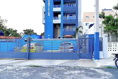 Image de Comfortable and luxurious apartment with swimming pool, 3 minutes from jumbo supermarket.