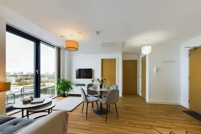 Image de Manchester Waters 2br w/Parking