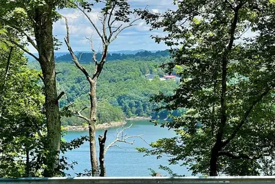 Image de Lake View Loft\nCabin is only 2 miles from Wolf Creek Marina, \nLake Cumberland Ky
