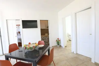 Image de Condominium-Salle de bain privée-Appartement-Patio-Appartamento Piano 3