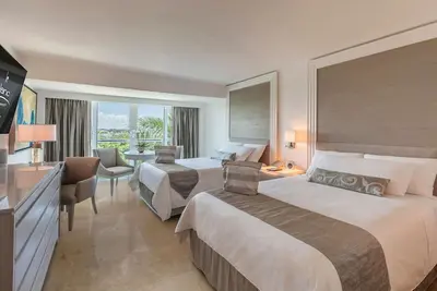 Image de Royal Deluxe Suites with Ocean View, Parial Ocean View or Lagoon Views.