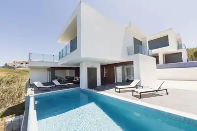 Image de Poolside and Seaview Villa