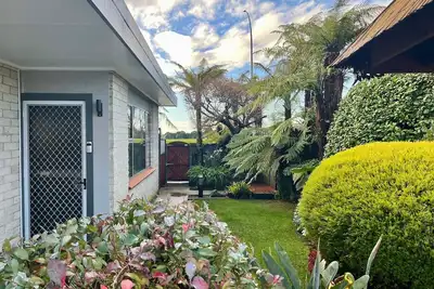 Home with spa, sauna, garden in prime location