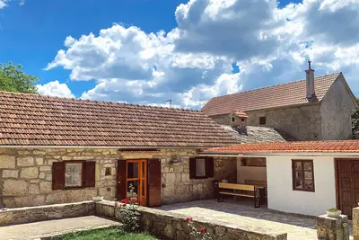 Image de Belle maison avec 1 chambre Ă Medvida