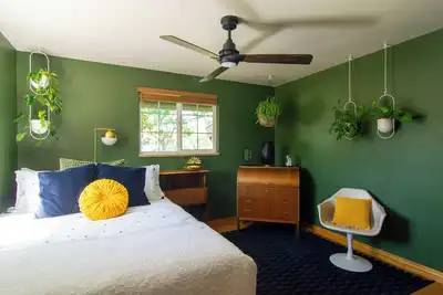 Image de West Denver Mid Century Modern Getaway