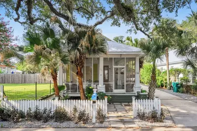 Image de Charming 3-bedroom historic cottage in Bay Saint Louis with public beach access