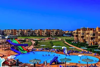 Image de cozy chalet with garden in Blue-Bay resort