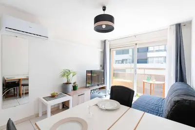 Image de G20 Studio avec cabine séparée climatisé proche de la plage