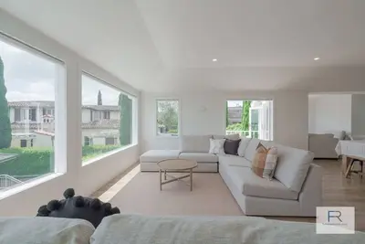 Image de Stunning Home with Ocean Views