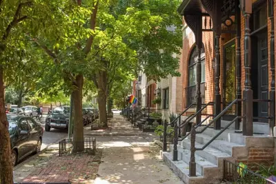 Image de 4 Br • Theater Room • Gym • Walk to Lincoln Park!