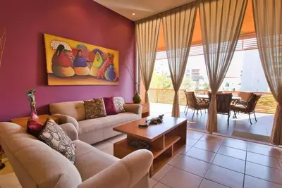 Image de Beautiful large 2-bedroom unit with a massive shared pool.