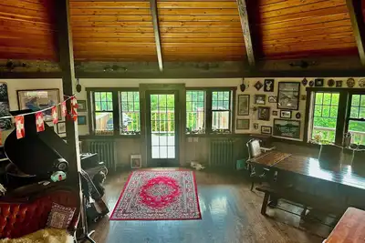 Image de Beautiful custom octagon chalet close to the Kilcher homestead.