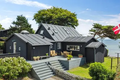 Image de \"Sten\" - 30m from the sea by Interhome