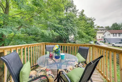 Image de Morgantown Home: 1 Mi to West Virginia University!