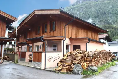 Image de Maison mitoyenne avec terrasse privée